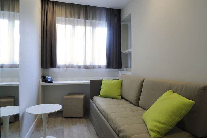 Room 7 of 30