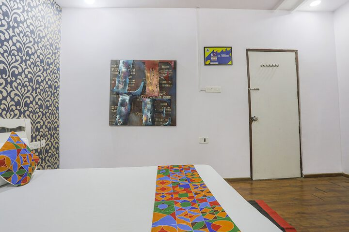 Room 10 of 25