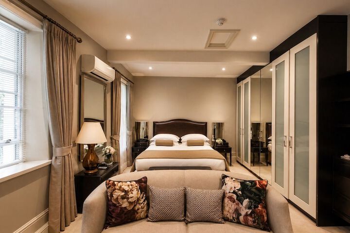 Room 34 of 124