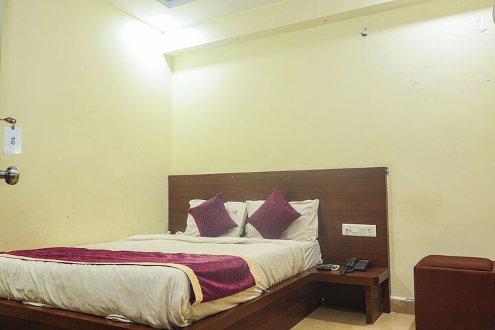 Room 6 of 38