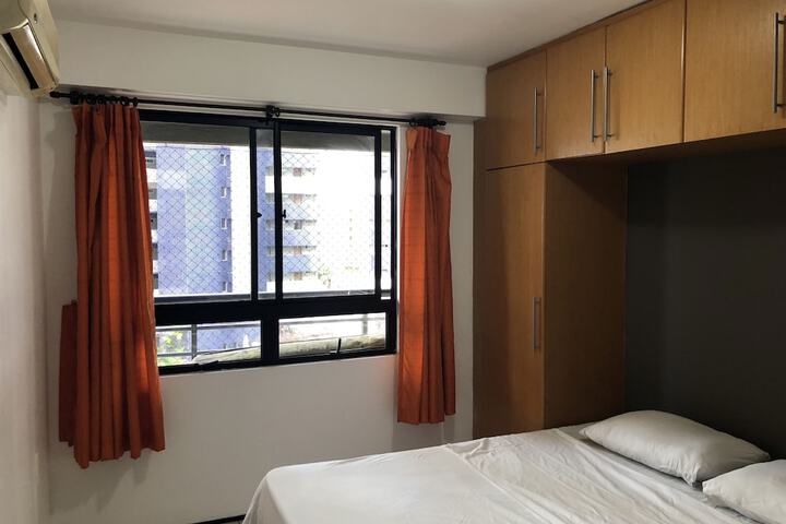 Room 4 of 16