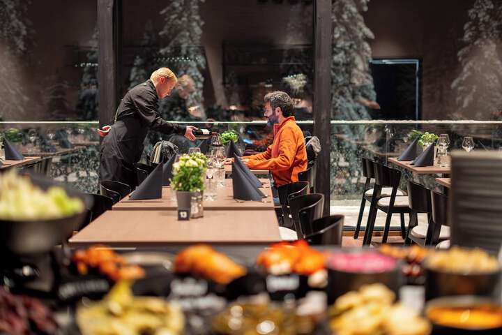 Dining 23 of 38
