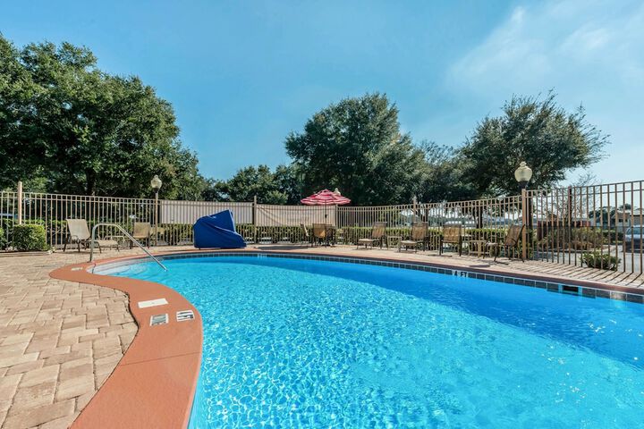 Pool 35 of 52