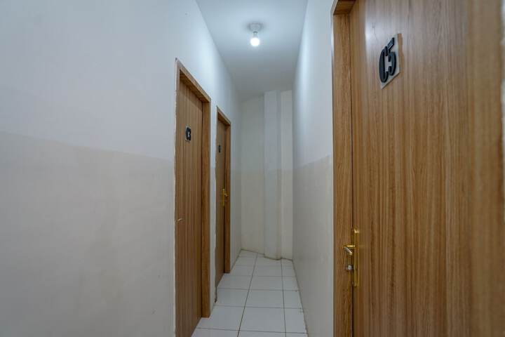 Ballroom/Hall 21 of 27