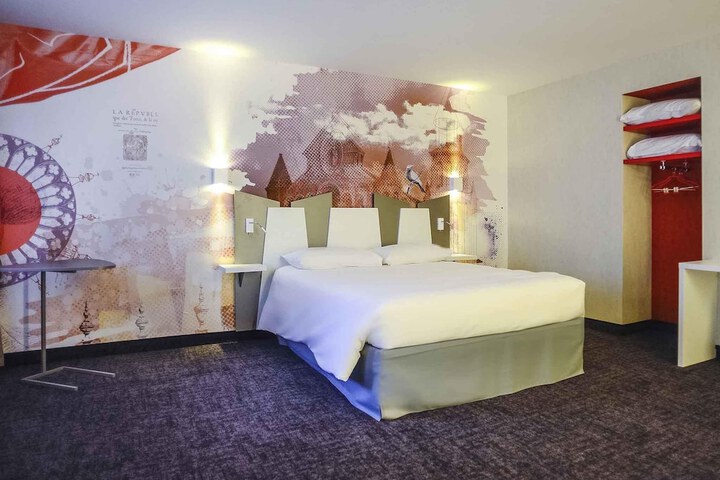 Room 75 of 143