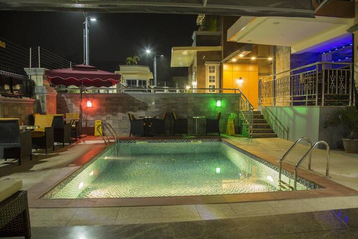 Pool 30 of 51