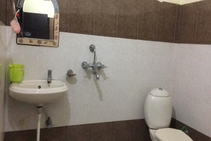 Room 16 of 16