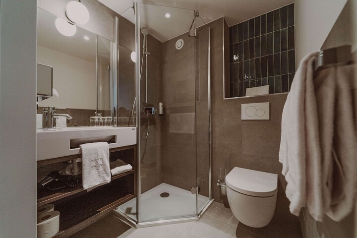 Room 44 of 91