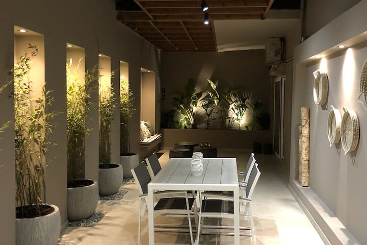 Dining 70 of 86