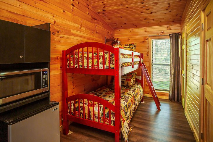 Room 8 of 16