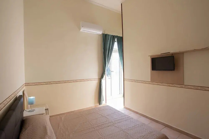 Room 3 of 11
