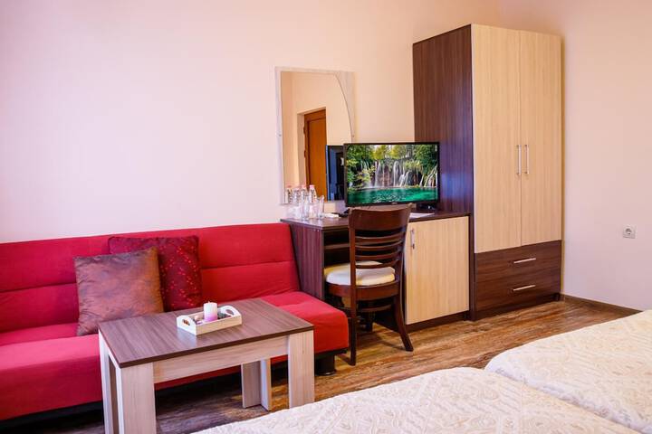 Room 16 of 37