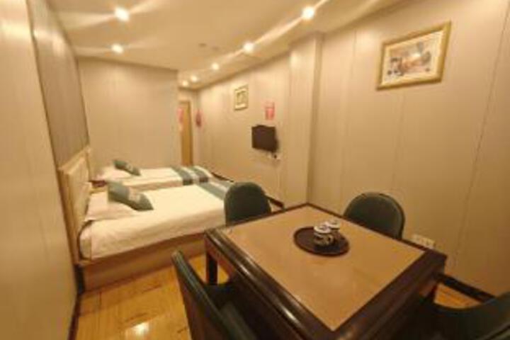 Room 15 of 17