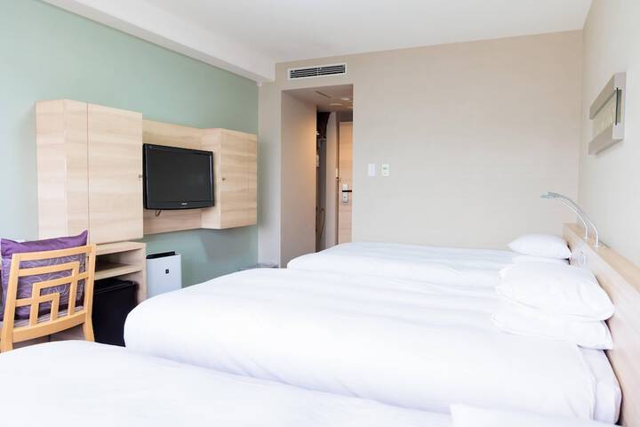 Room 25 of 68