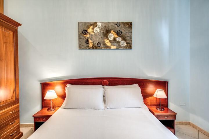 Room 21 of 32