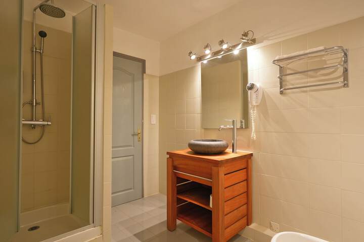 Room 28 of 59