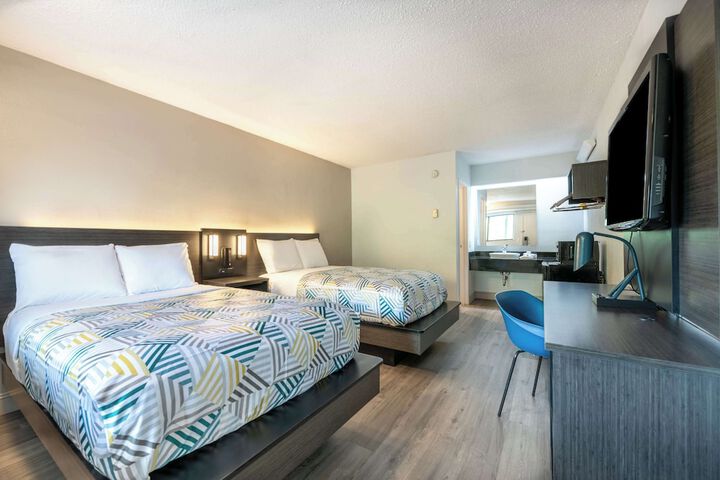 2 Double Beds (5 of 8)