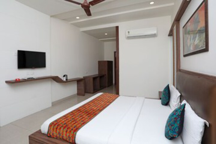 Room 13 of 23