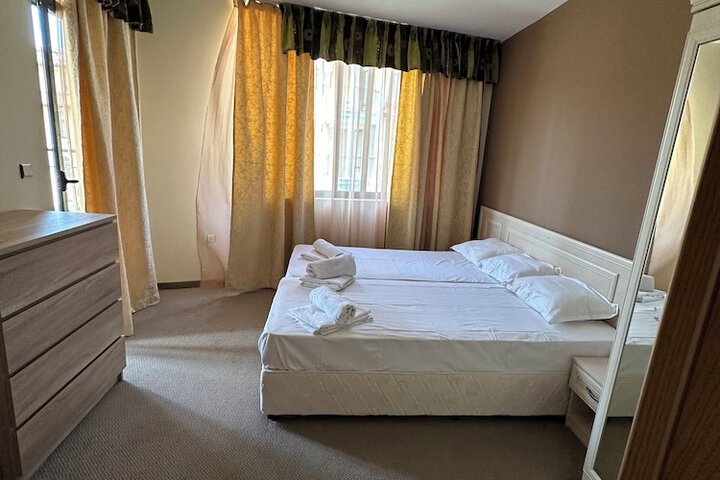 Room 6 of 26