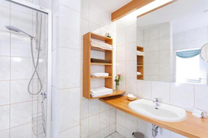 Room 15 of 20