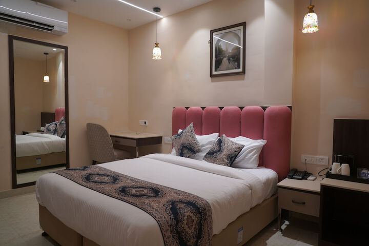 Room 15 of 40
