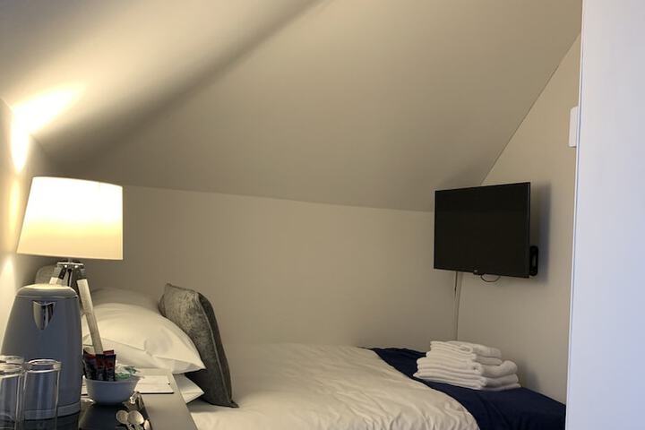 Room 7 of 40