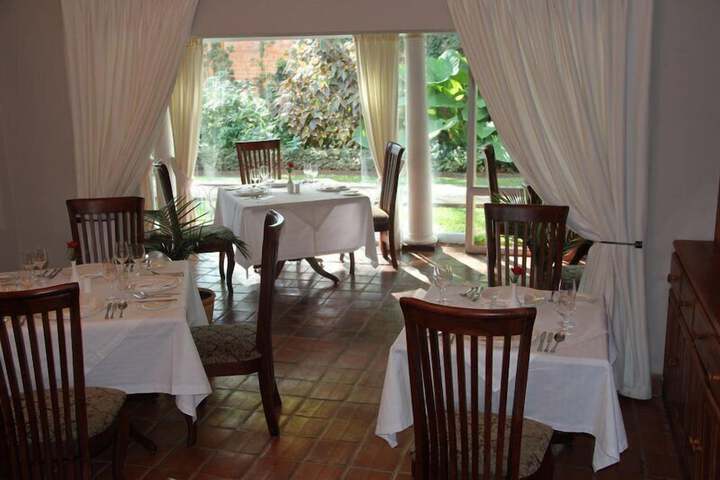 Dining 33 of 59