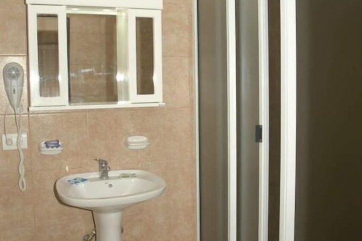 Room 21 of 27