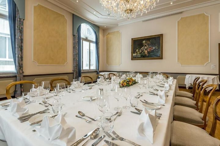Ballroom/Hall 44 of 47