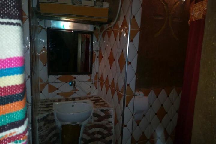Room 28 of 46