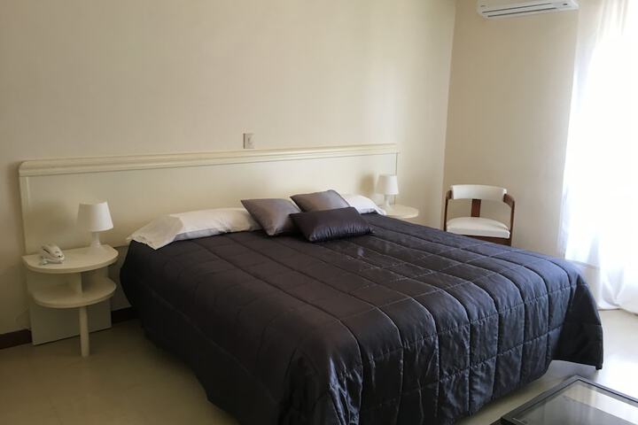 Room 27 of 154