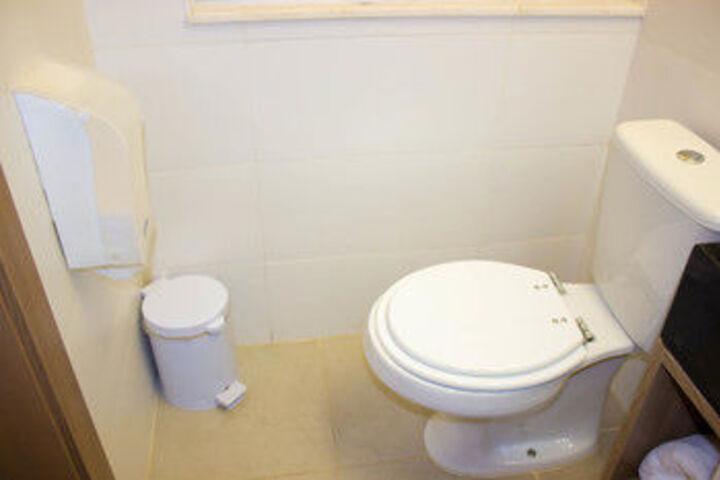 Room 6 of 32
