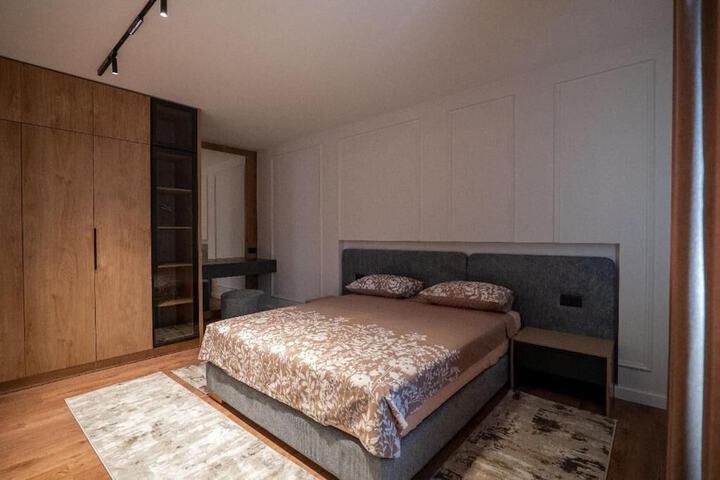 Room 9 of 95
