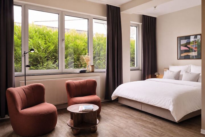 Room 10 of 26