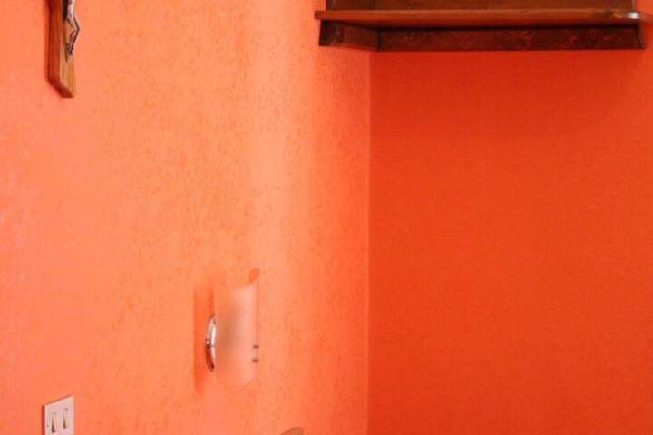 Room 15 of 51