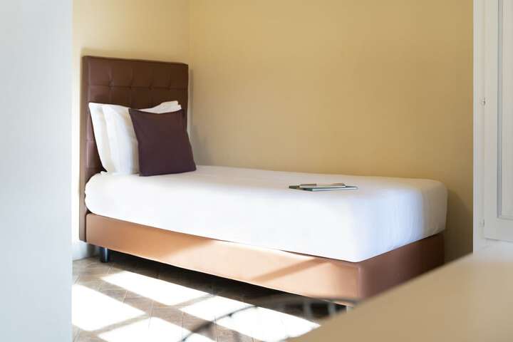 Room 13 of 93