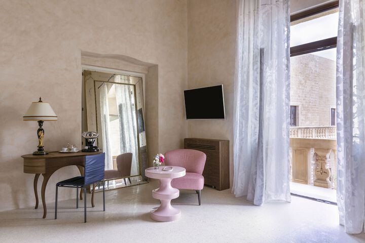 Room 13 of 60