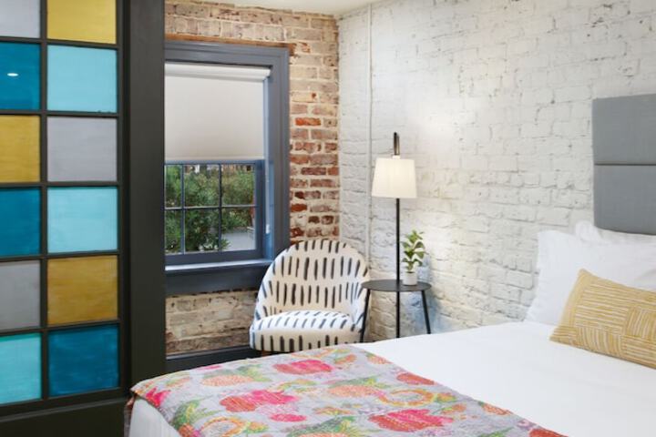 Room 83 of 164
