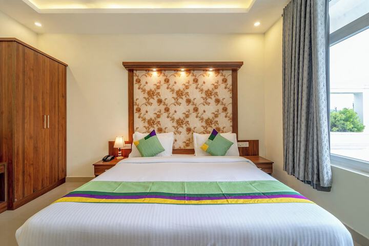 Room 8 of 34