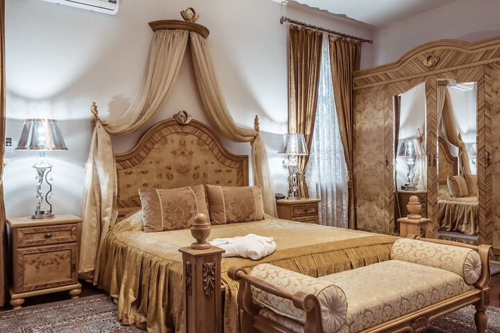 Room 4 of 67