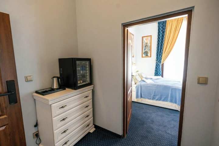 Room 11 of 35