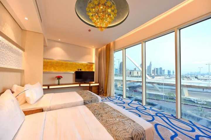 Room 15 of 48