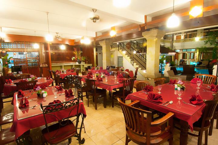 Dining Photos