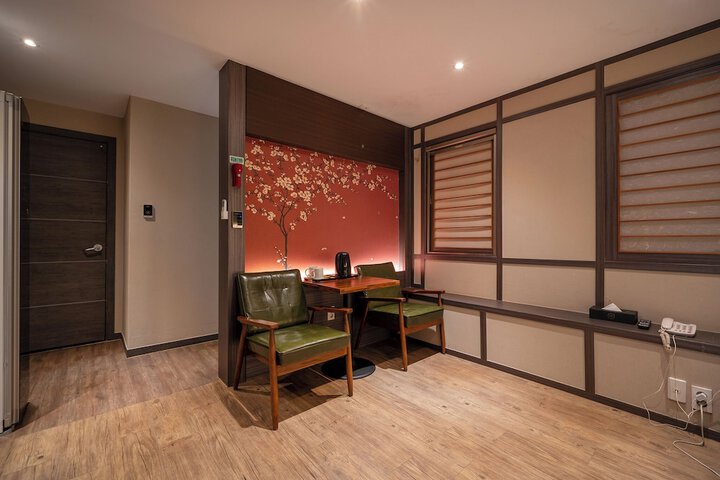 Room 5 of 39