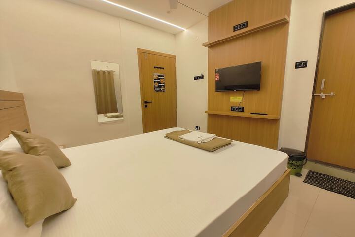 Room 8 of 24