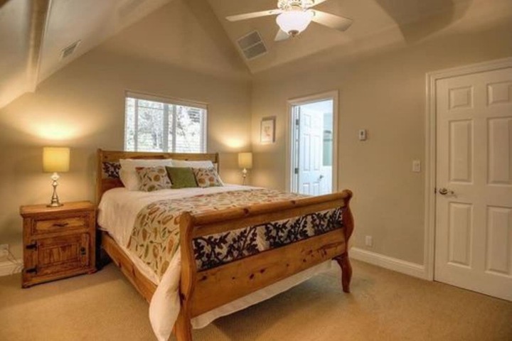 Room 4 of 30