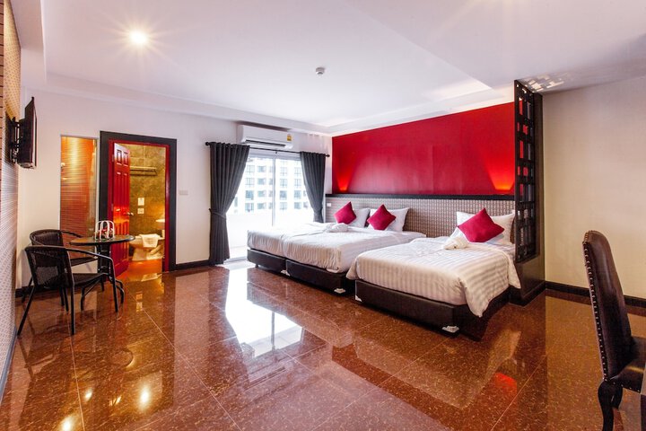 Room 3 of 60
