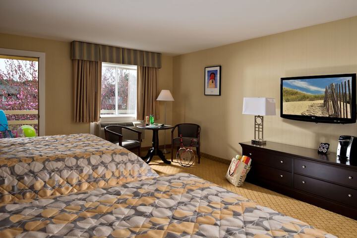 Room 9 of 33