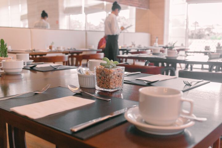 Dining 56 of 90