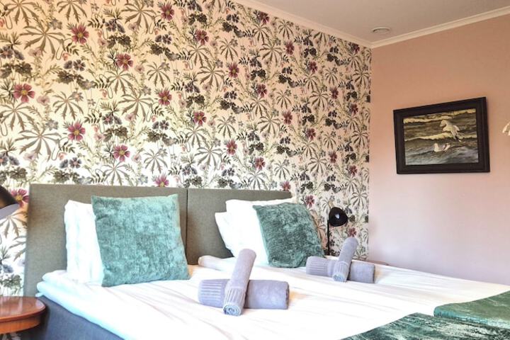 Room 9 of 68
